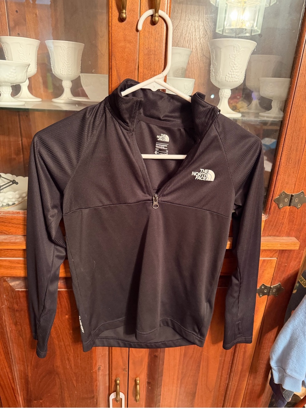 The North Face Boys Black FlashDry 1/4 Zip Pullover Size 7/8 Small